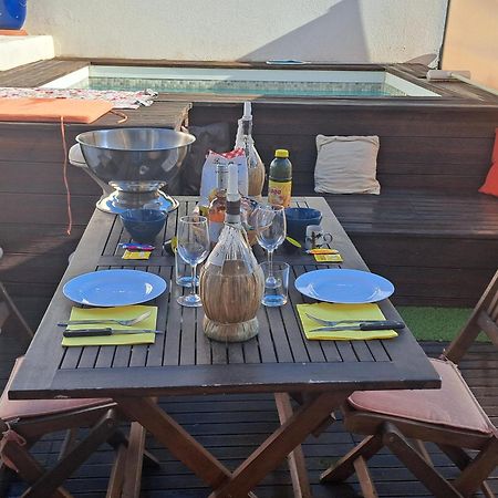 Sous Le Soleil Apartment Бандол Екстериор снимка