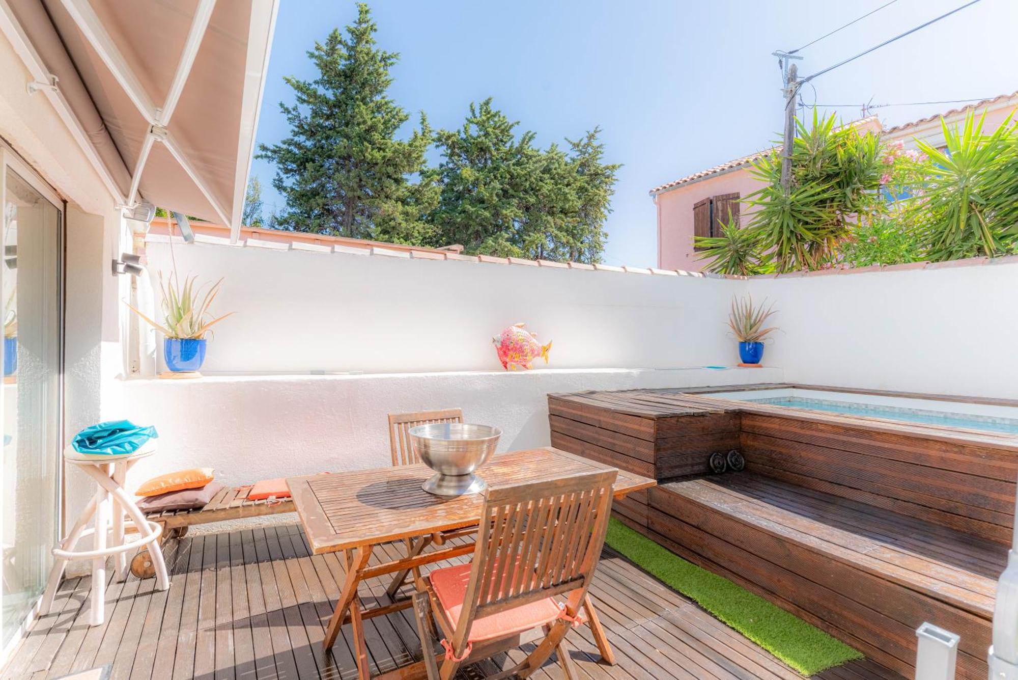 Sous Le Soleil Apartment Бандол Екстериор снимка