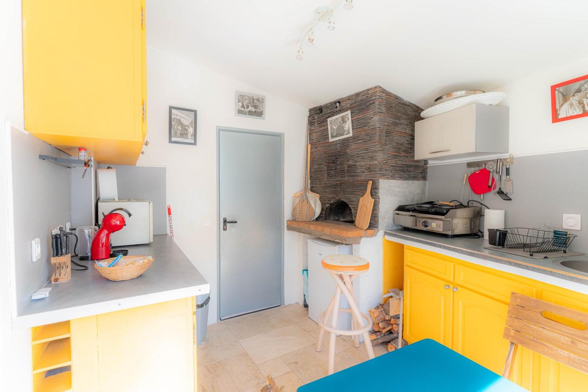 Sous Le Soleil Apartment Бандол Екстериор снимка