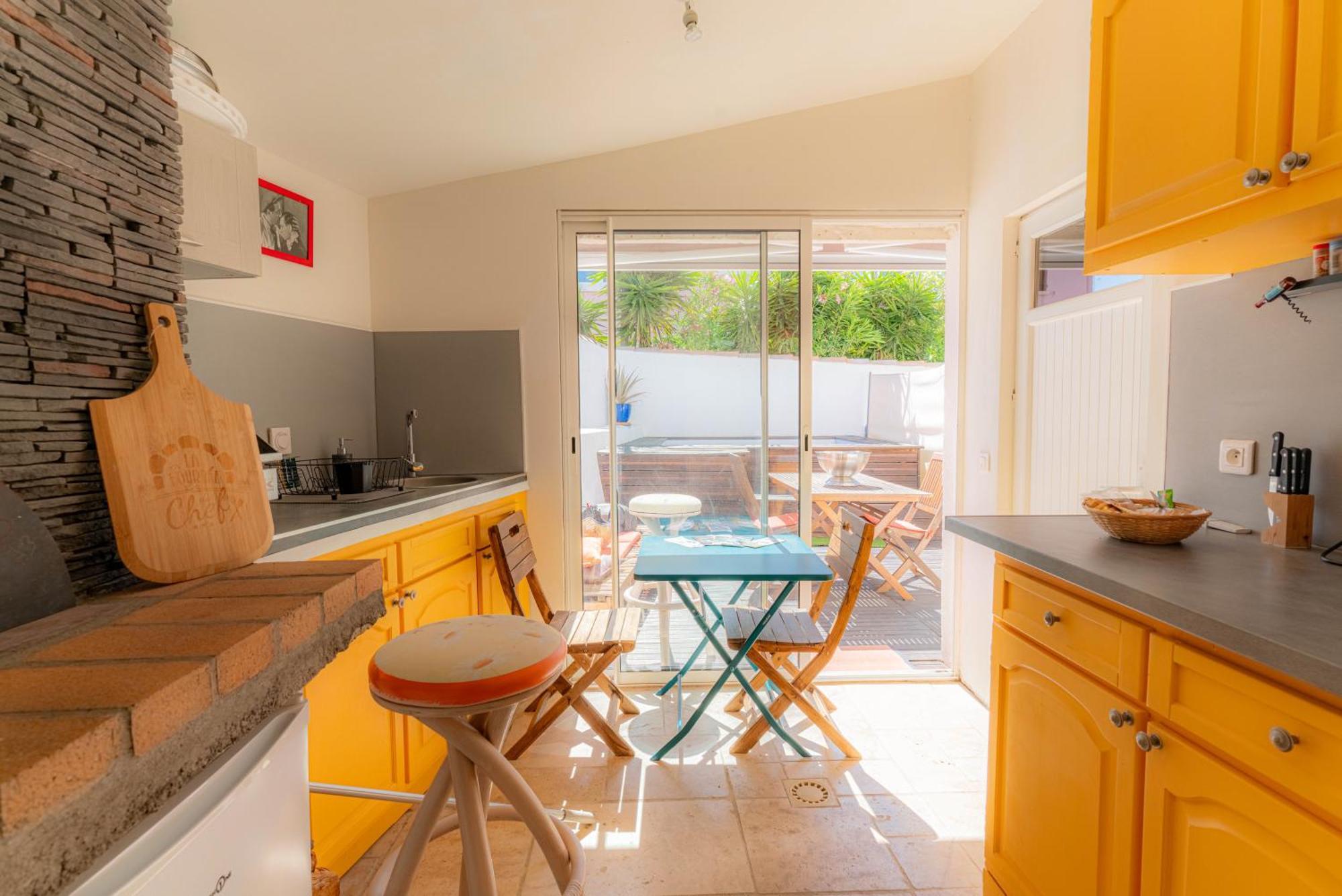 Sous Le Soleil Apartment Бандол Екстериор снимка